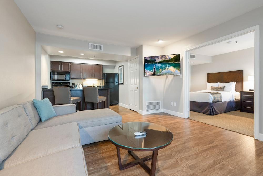 Chase Suites Brea-Fullerton - North Orange County Eksteriør bilde